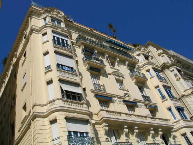 Les Acacias