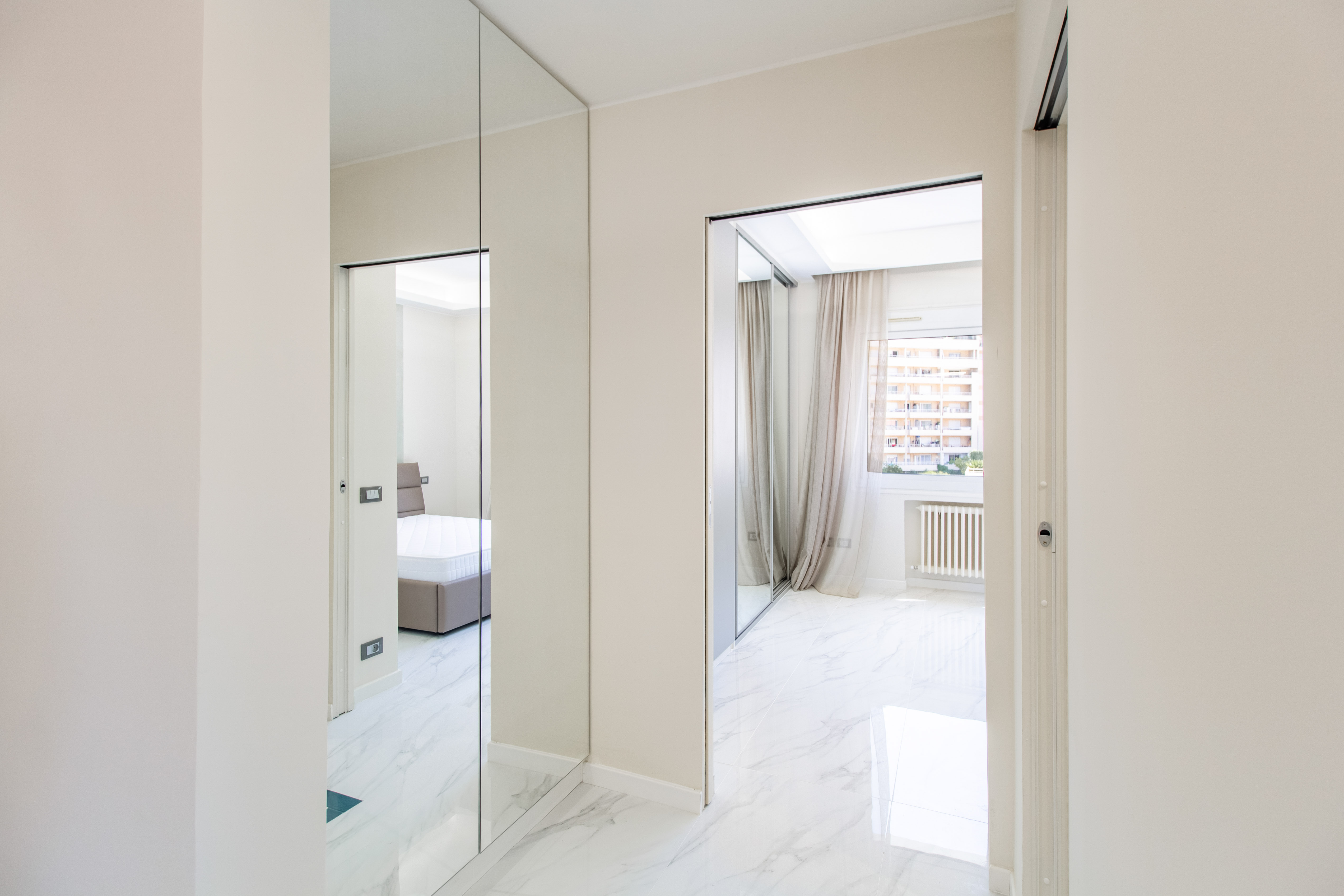Le Continental: Appartement de 2 Pièces Rénové & Meublé