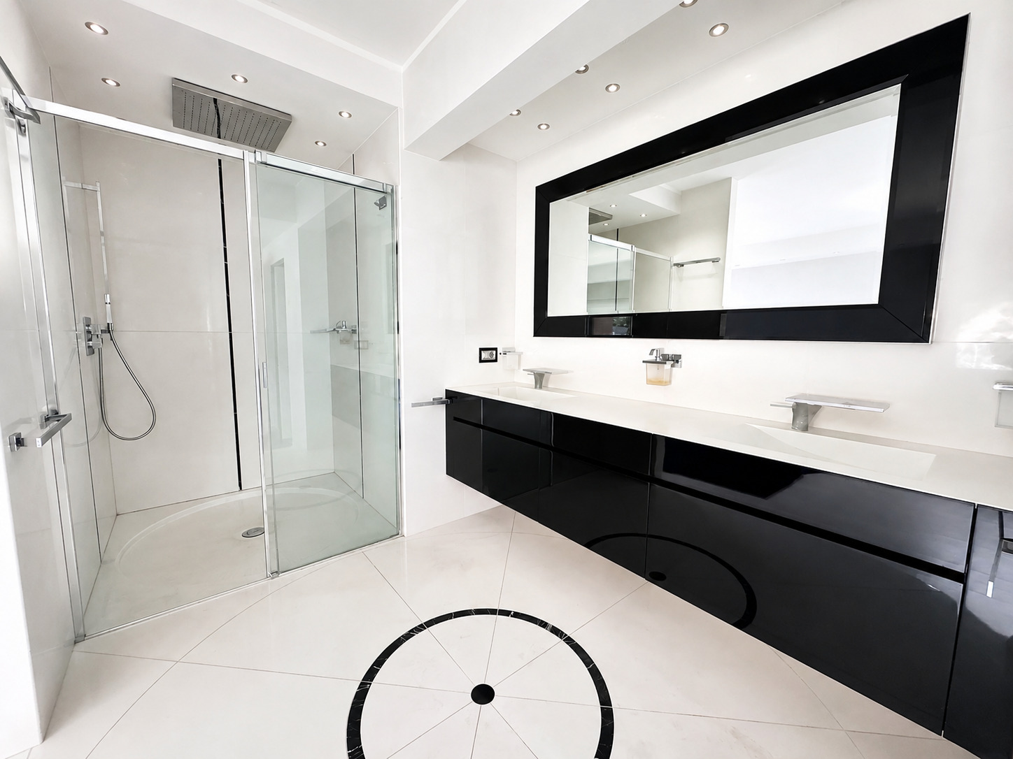 Parc Saint Roman – Duplex en dernier étage, trois chambres et vue mer