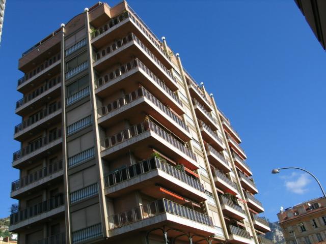Riviera Palace – Studio rénové avec vue sur les montagnes