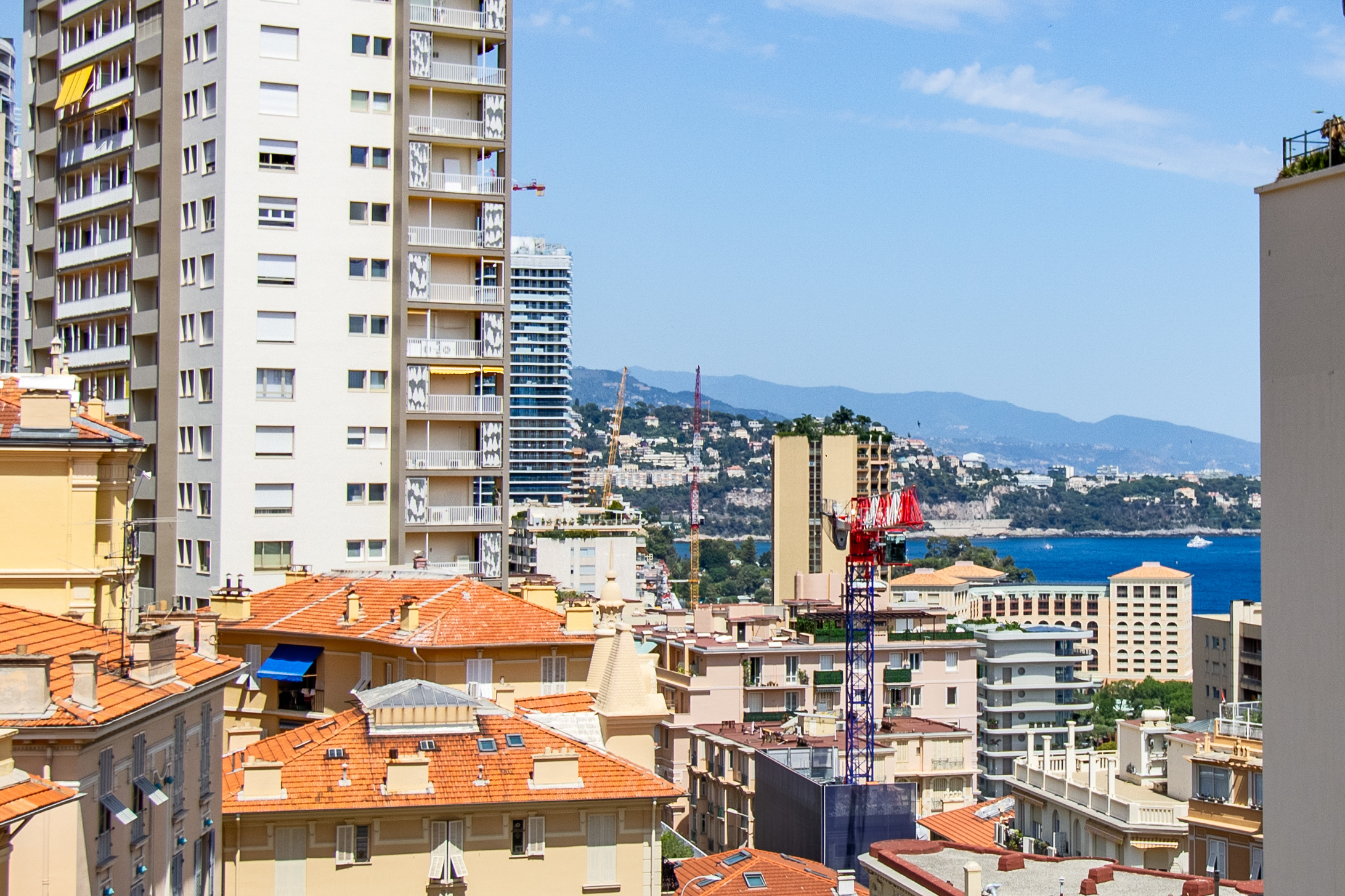 Le Continental: Appartement de 2 Pièces Rénové & Meublé