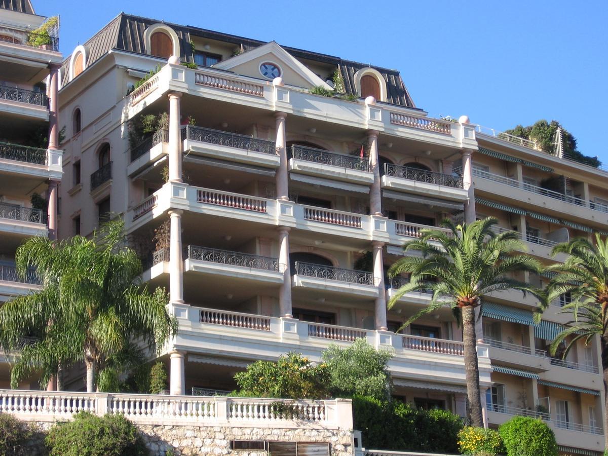 Boulevard de Suisse : Emplacement de parking en location