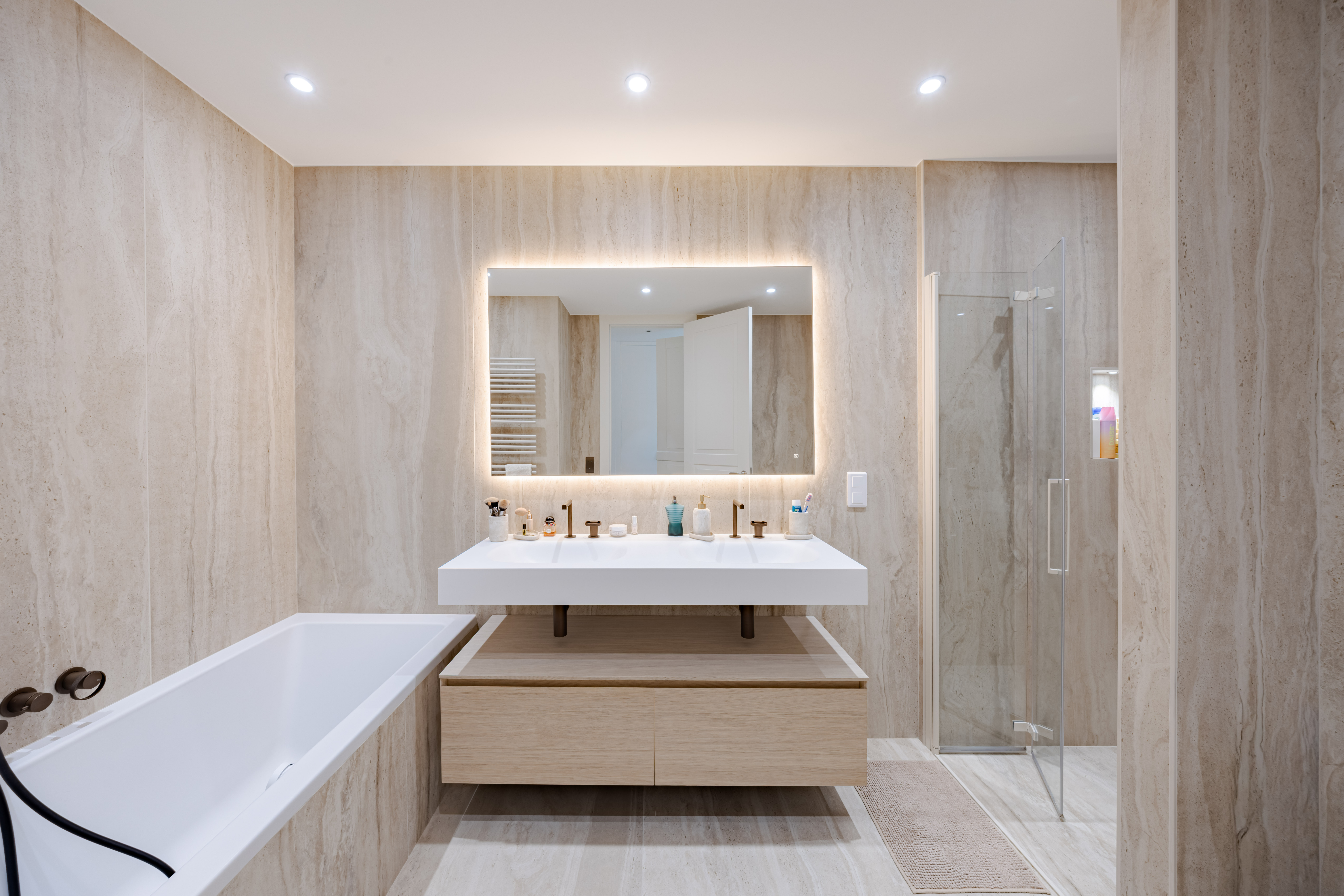 3 PIÈCES RÉNOVÉ EN ÉTAGE ÉLEVÉ – VUE MER