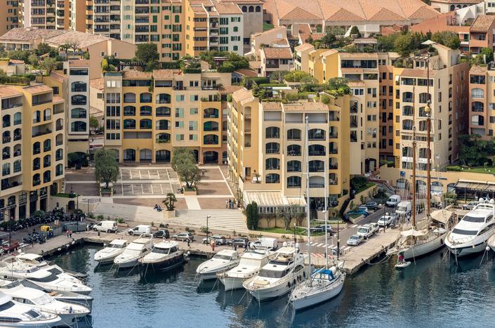 LOCAL COMMERCIAL AU CŒUR DE FONTVIEILLE