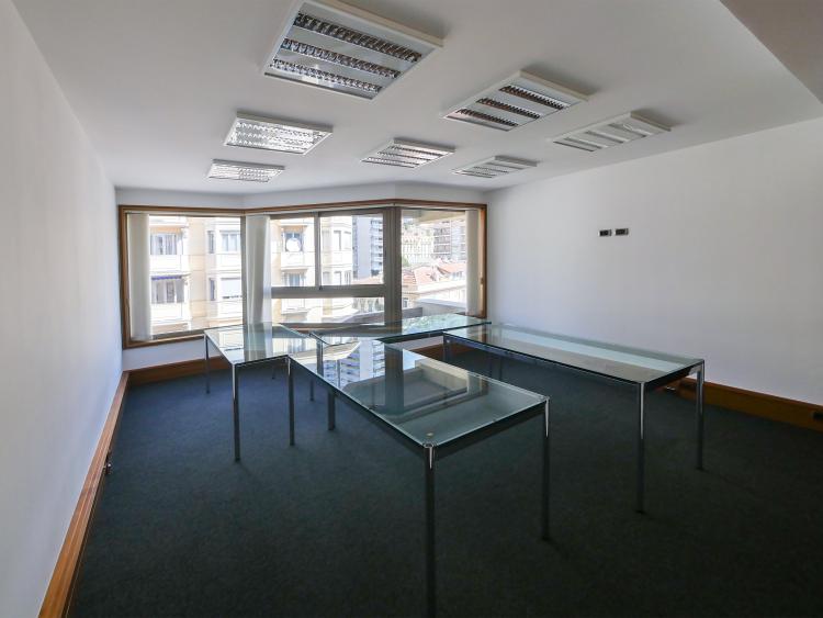 MONTE-CARLO - BUREAUX MEUBLES SPACIEUX - ETAGE ELEVE
