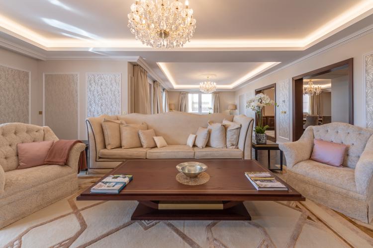 VILLA DE ROME - APPARTEMENT DE MAITRE - ÉTAGE ENTIER