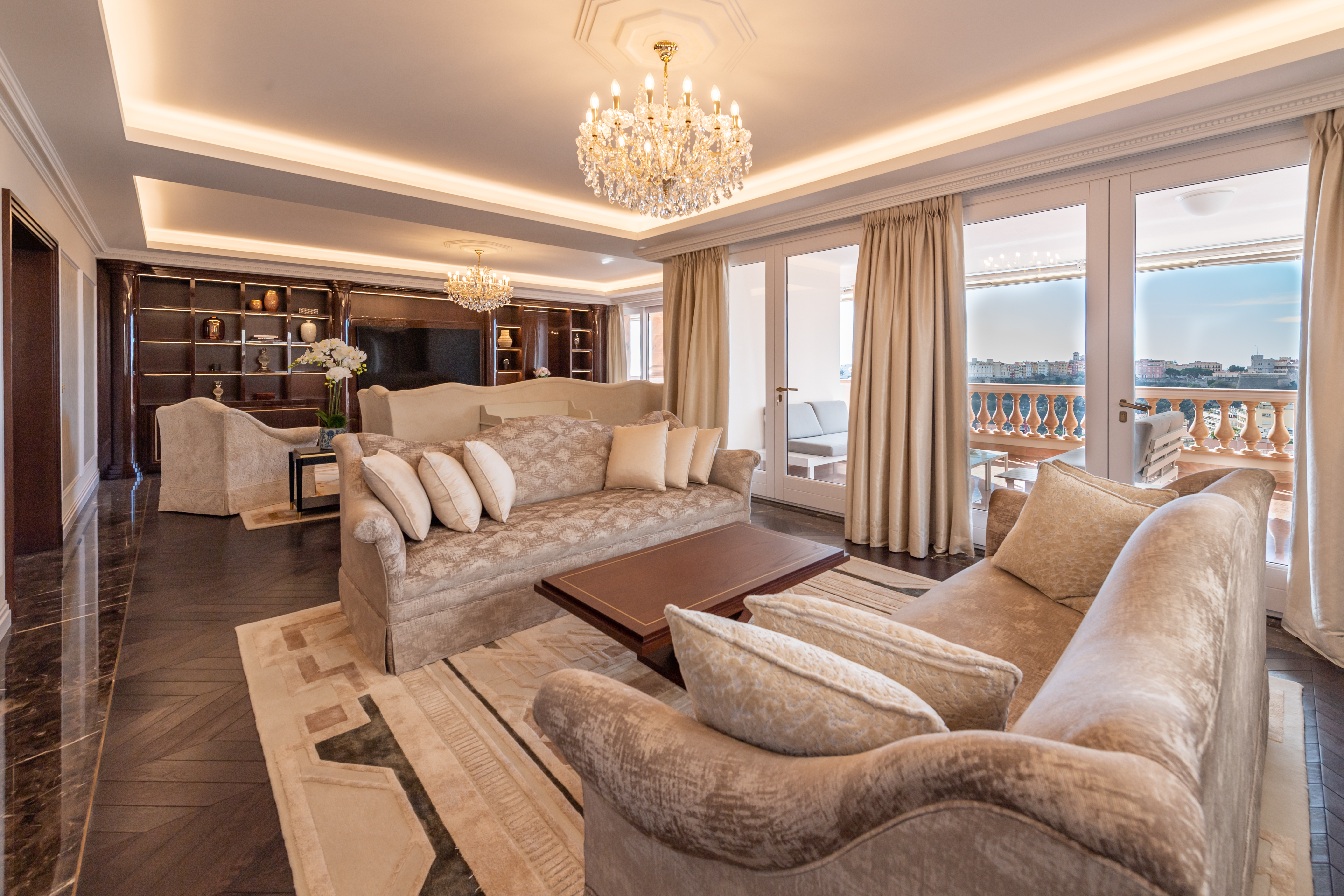 VILLA DE ROME - APPARTEMENT DE MAITRE - ÉTAGE ENTIER