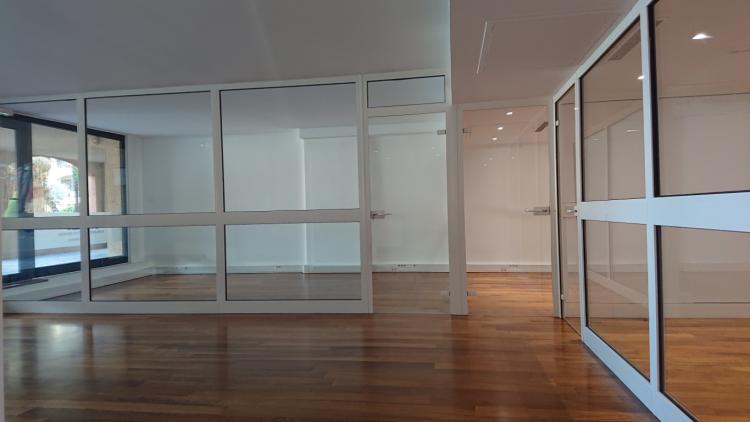 8AbNo_entree-acces-3-bureaux-cloisonnes-moyen--1688631816.jpg