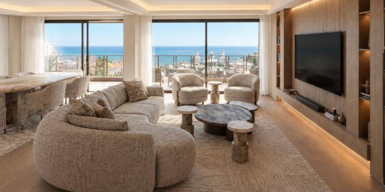 3 PIÈCES RÉNOVÉ AVEC VUE MER/CASINO