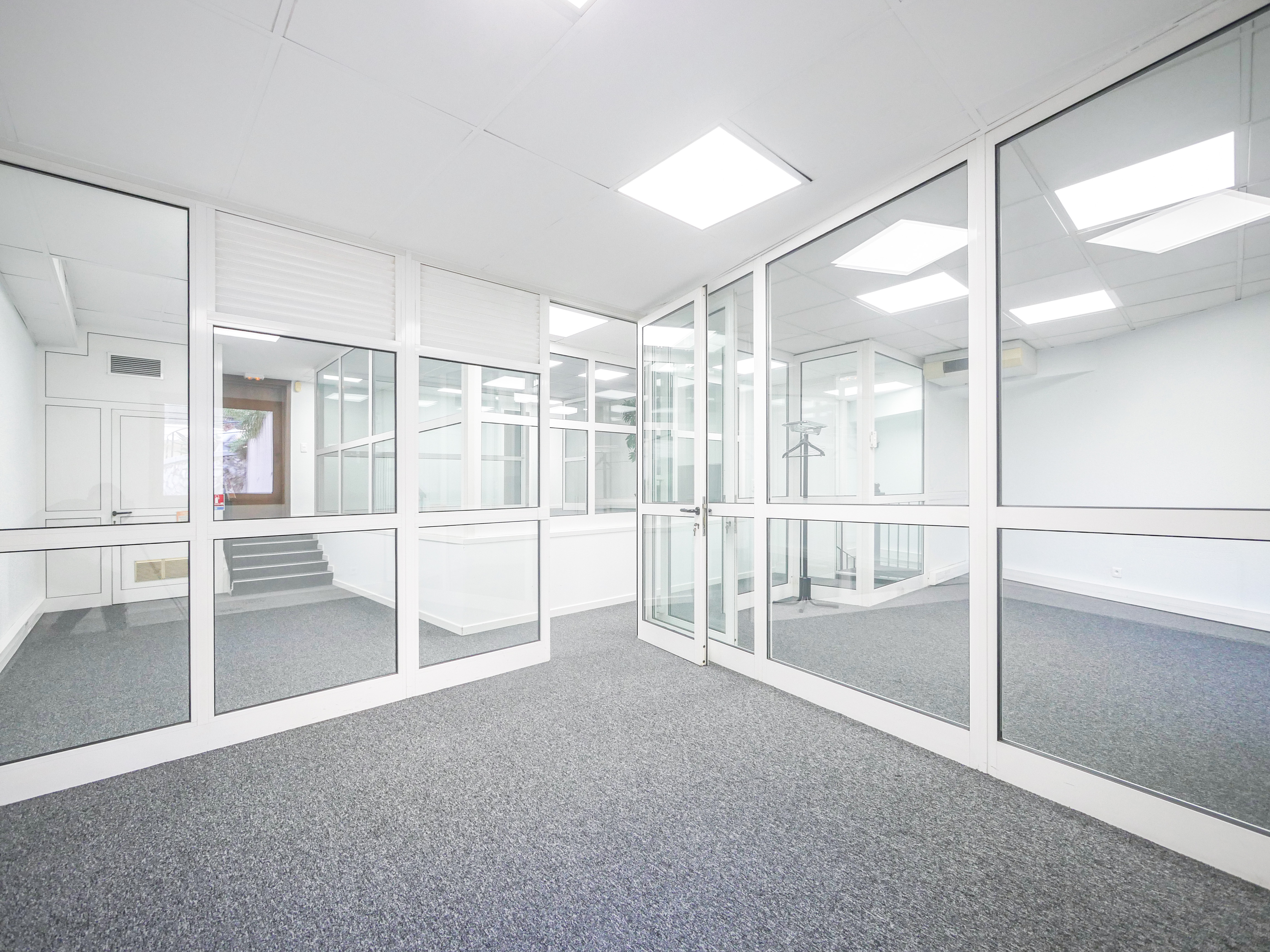 CARRE D'OR - ACANTHES - LOCAL A USAGE DE BUREAUX