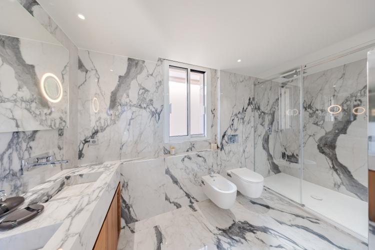 MAGNIFIQUE PENTHOUSE PROCHE DES PLAGES