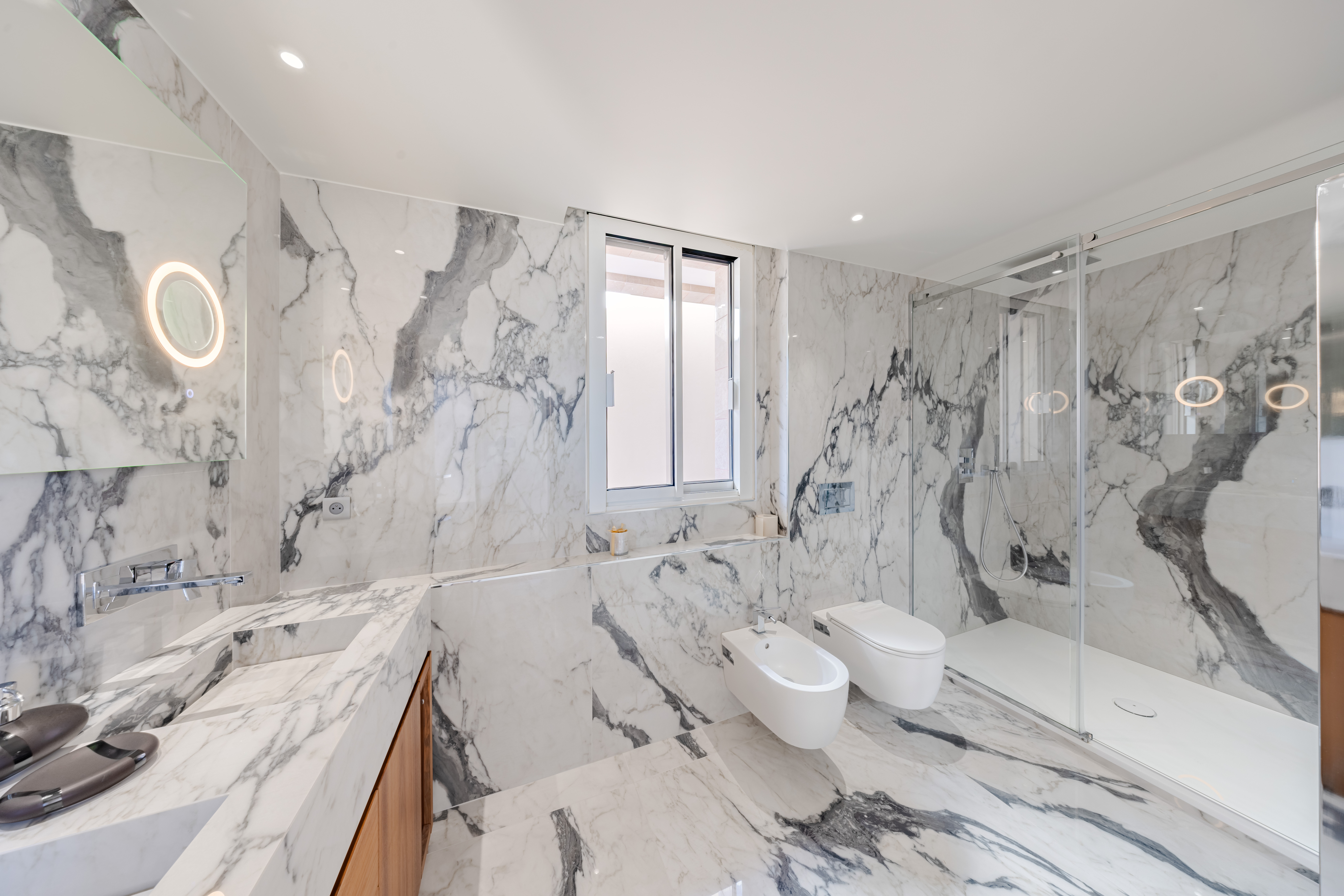 MAGNIFIQUE PENTHOUSE PROCHE DES PLAGES