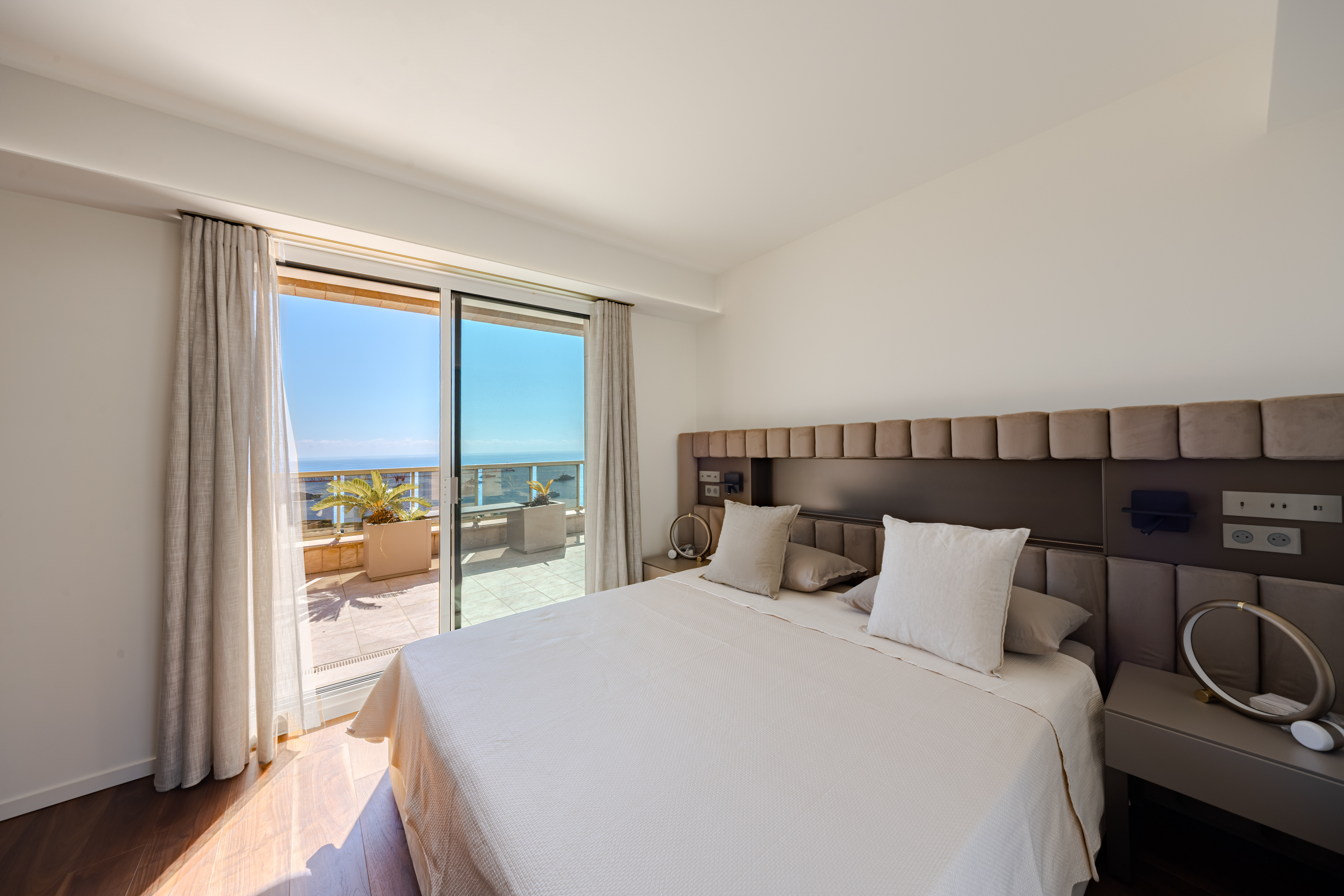 MAGNIFIQUE PENTHOUSE PROCHE DES PLAGES