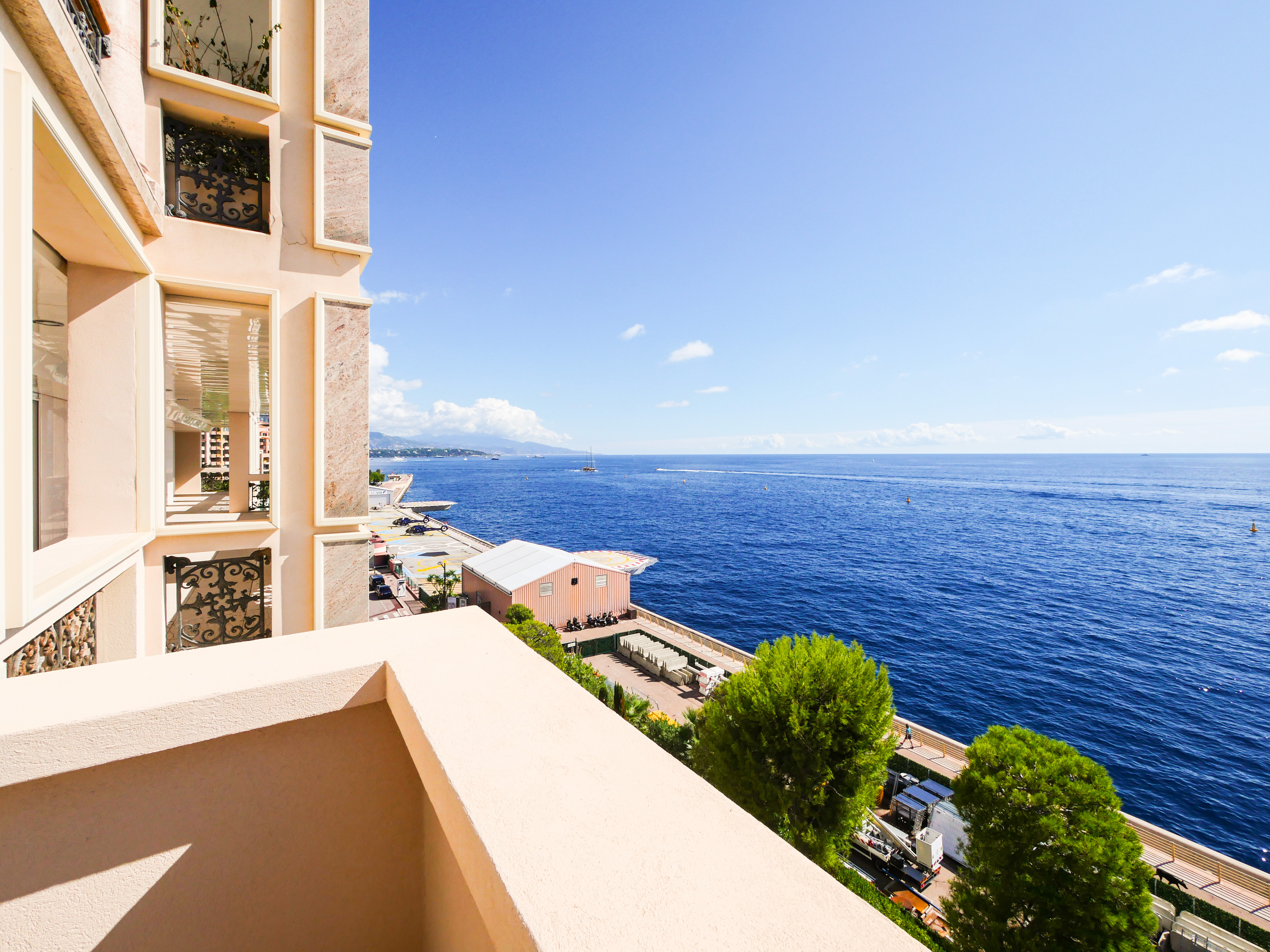 PALAZZO LEONARDO - APPARTEMENT SUR UN ÉTAGE ENTIER - VUE MER
