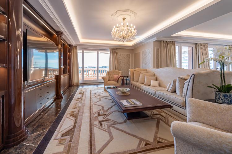 VILLA DE ROME - APPARTEMENT DE MAITRE - ÉTAGE ENTIER