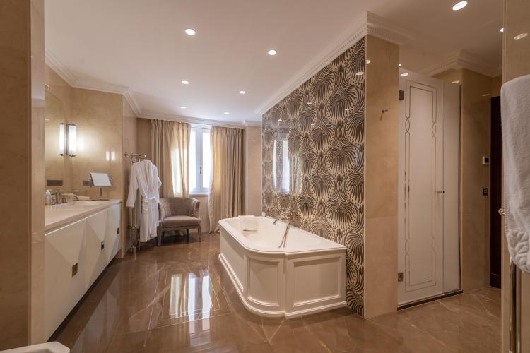 VILLA DE ROME - APPARTEMENT DE MAITRE - ÉTAGE ENTIER