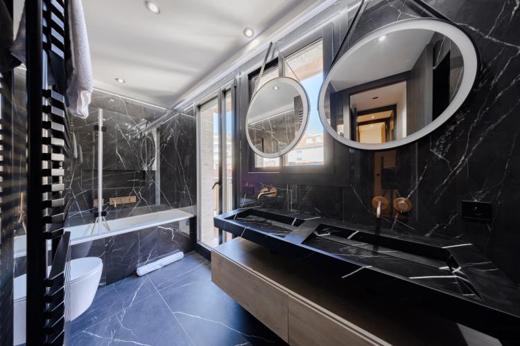 MAGNIFIQUE 3 PIECES RENOVE ET CENTRAL AVEC PARKING