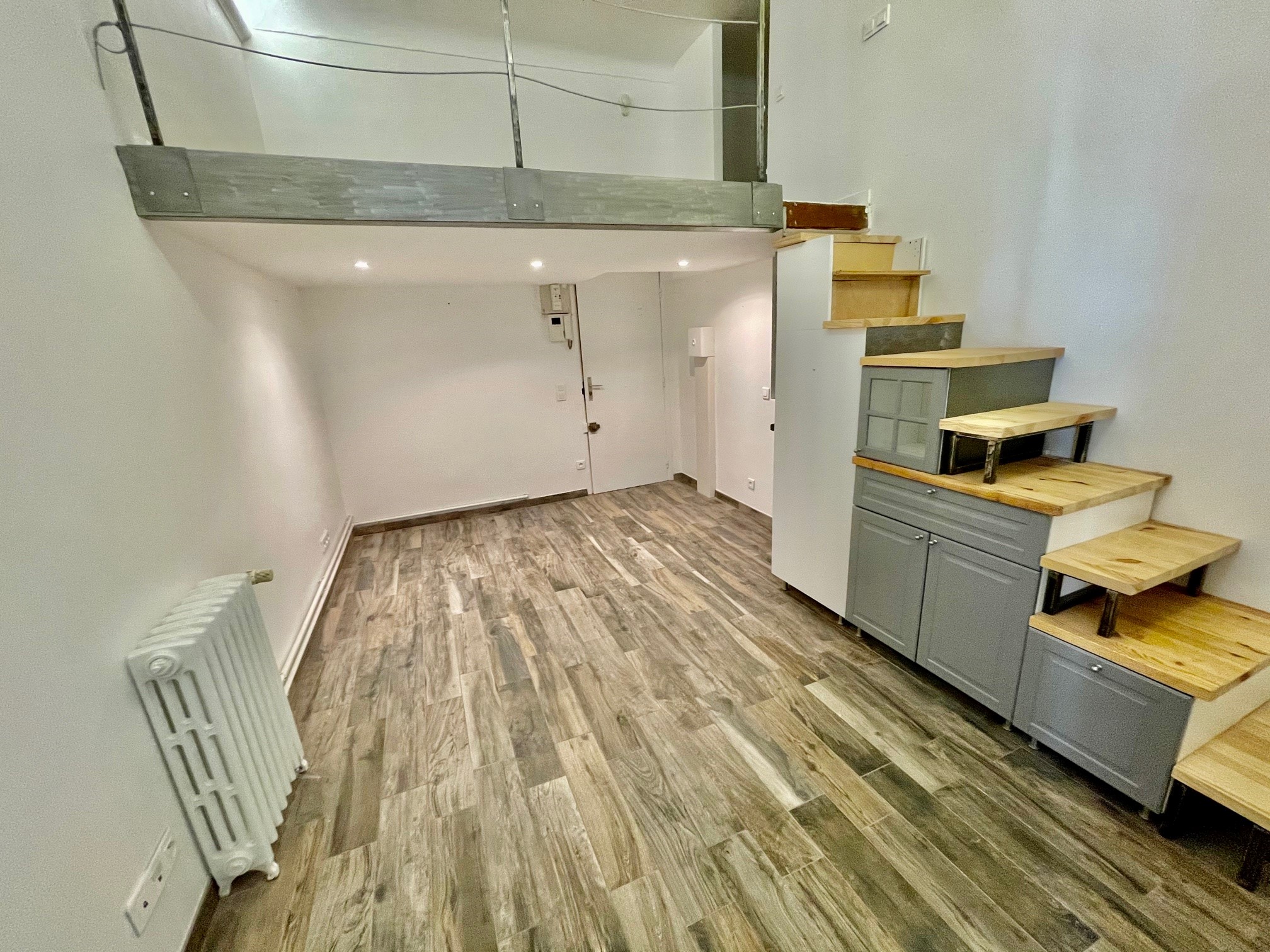 Carré d’Or – Palais de la Scala – Studio avec mezzanine, usage mixte