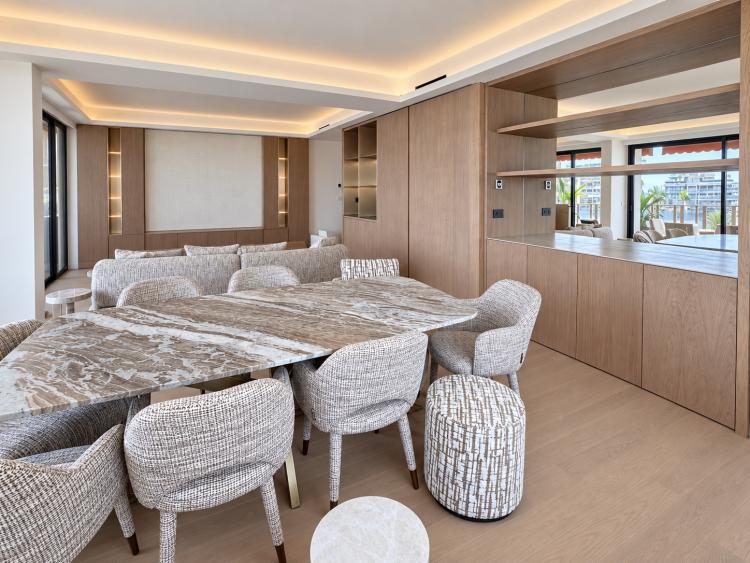 Riviera Palace – Appartement rénové et meublé avec vue mer et Casino