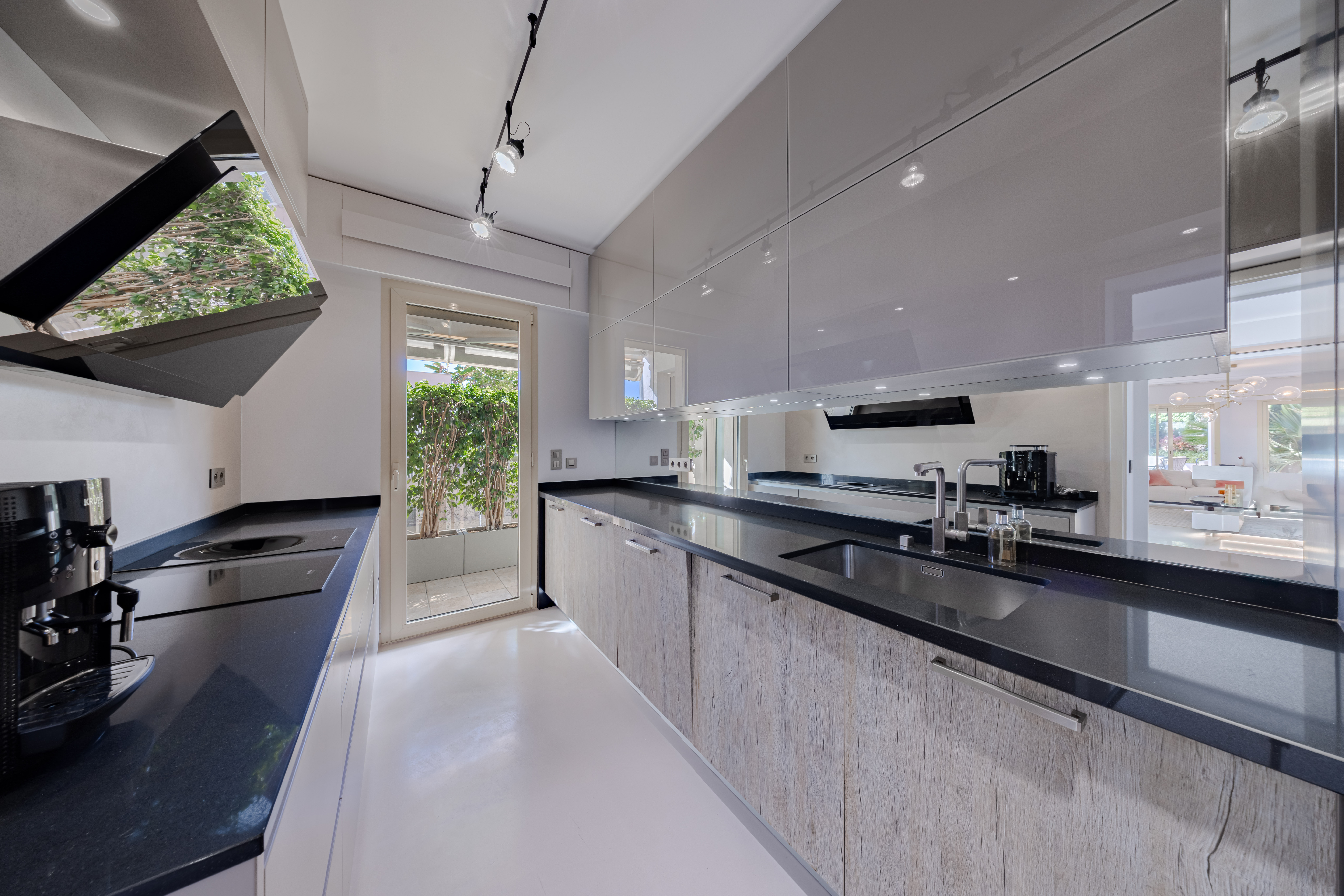 MAGNIFIQUE PENTHOUSE RENOVE