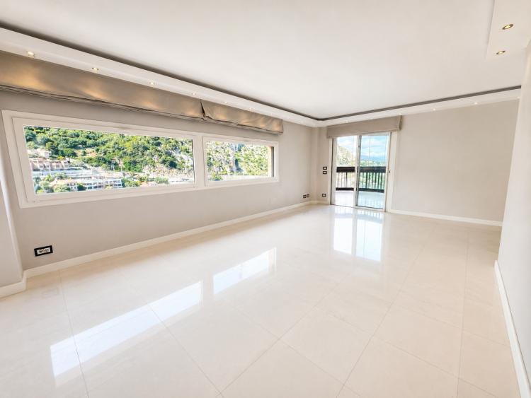 Parc Saint Roman – Duplex en dernier étage, trois chambres et vue mer