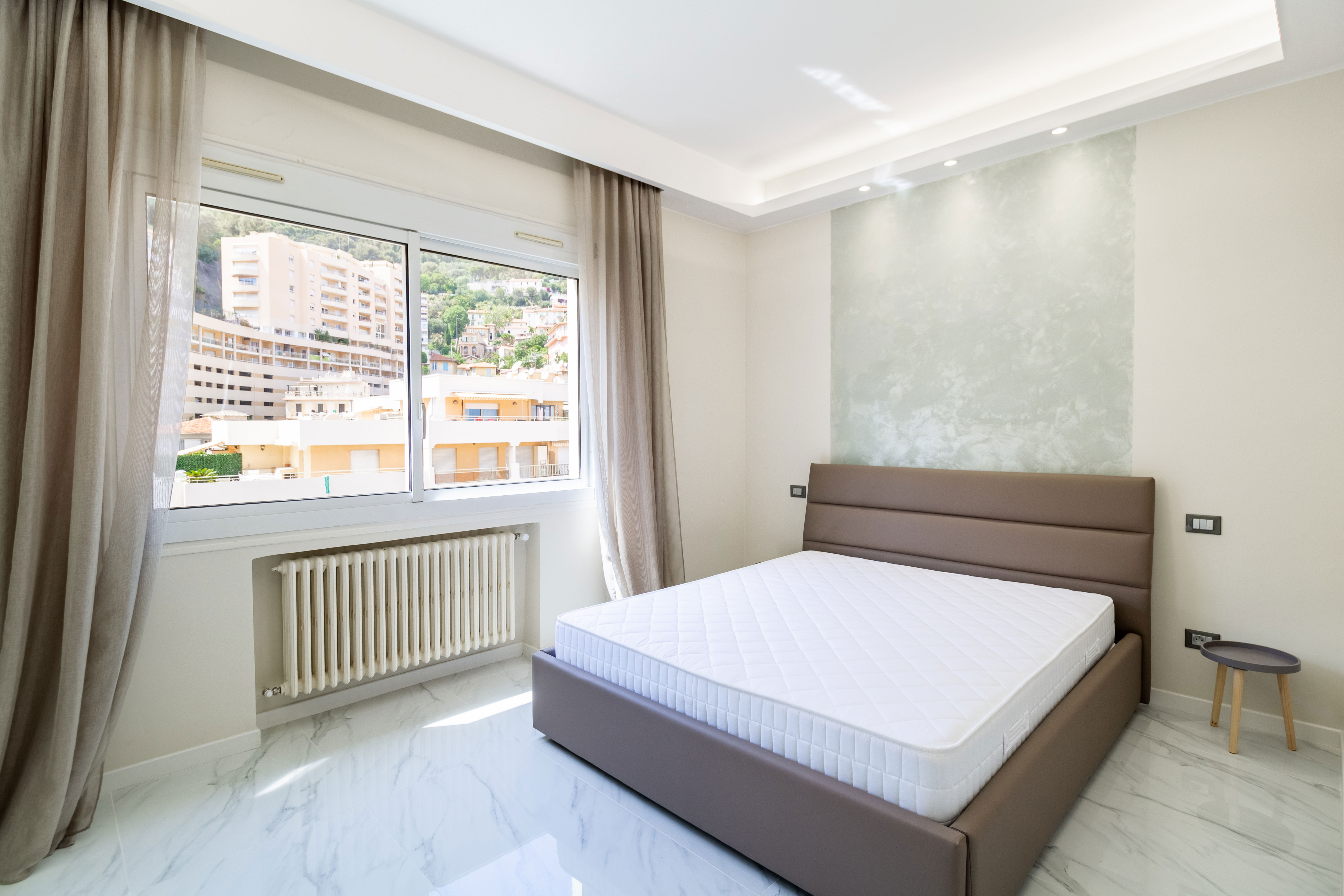 Le Continental: Appartement de 2 Pièces Rénové & Meublé
