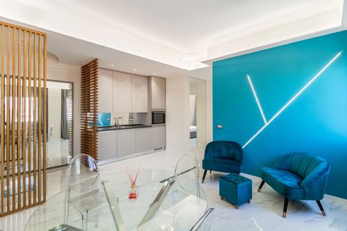 Le Continental: Appartement de 2 Pièces Rénové & Meublé