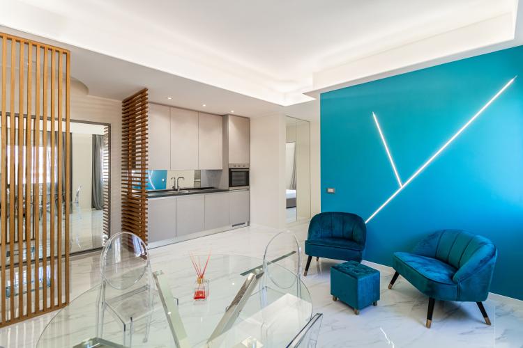 Le Continental: Appartement de 2 Pièces Rénové & Meublé