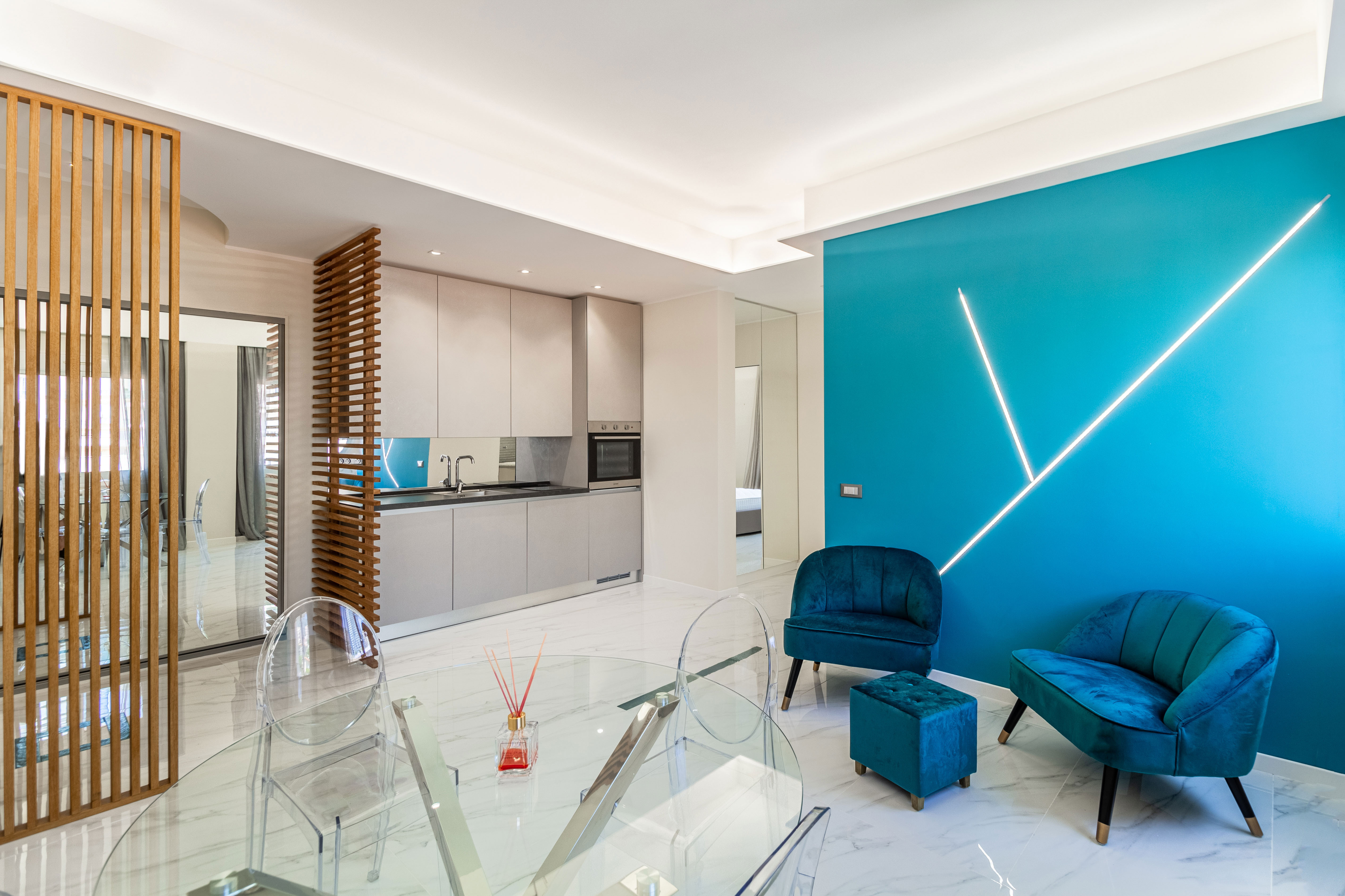 Le Continental: Appartement de 2 Pièces Rénové & Meublé