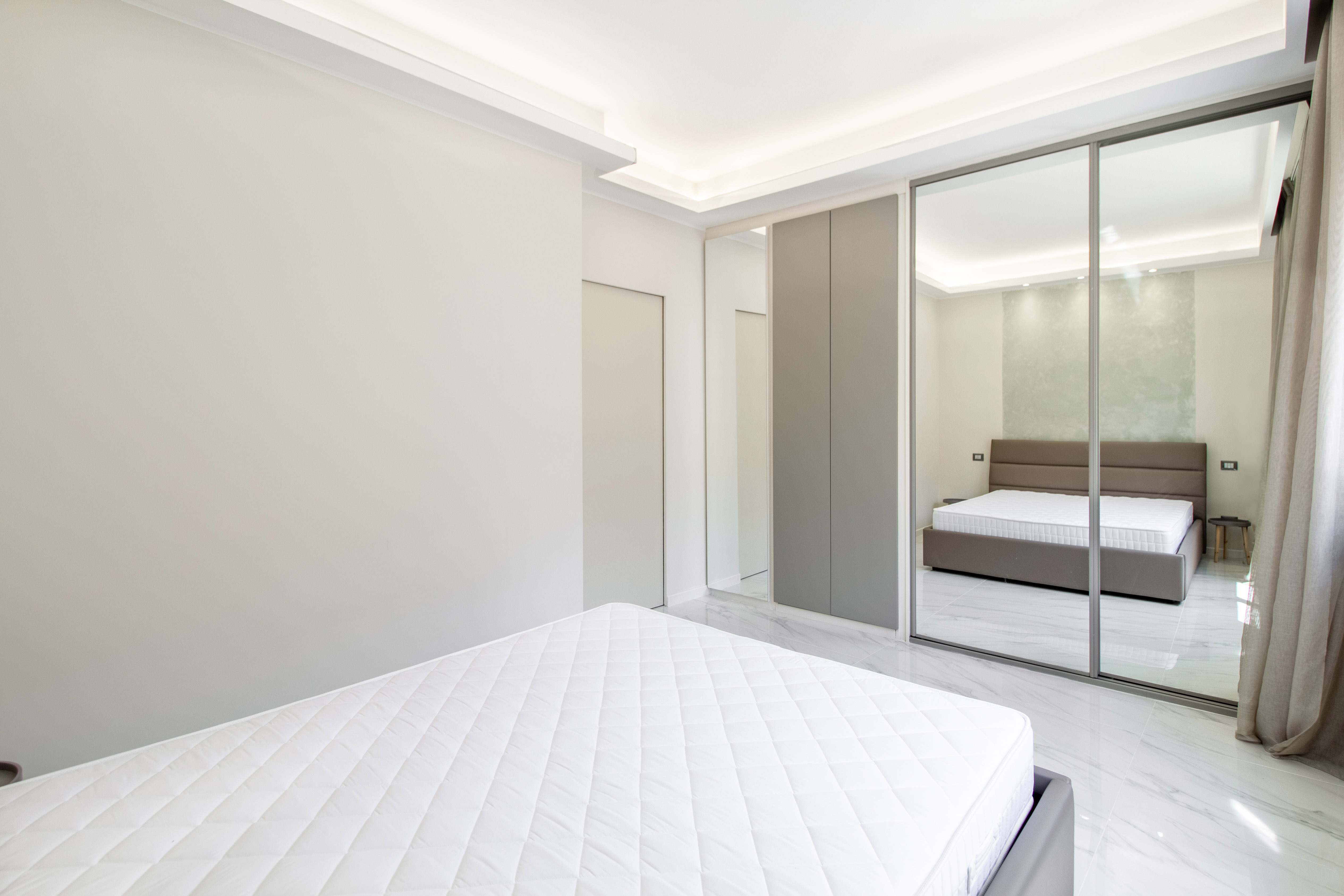 Le Continental: Appartement de 2 Pièces Rénové & Meublé
