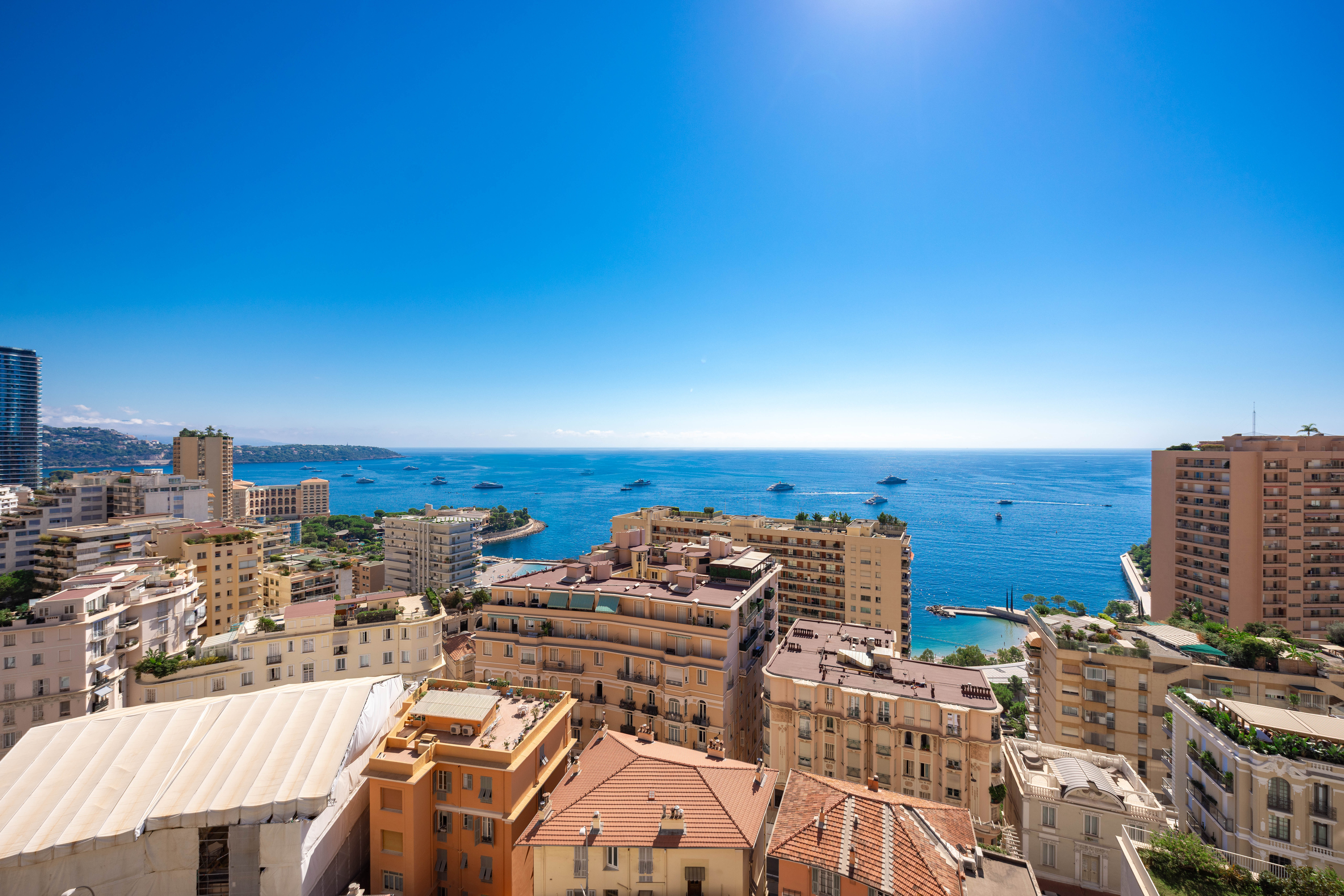 MAGNIFIQUE PENTHOUSE PROCHE DES PLAGES
