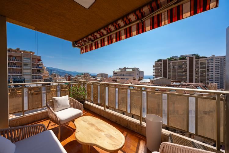 MAGNIFIQUE 3 PIECES RENOVE ET CENTRAL AVEC PARKING