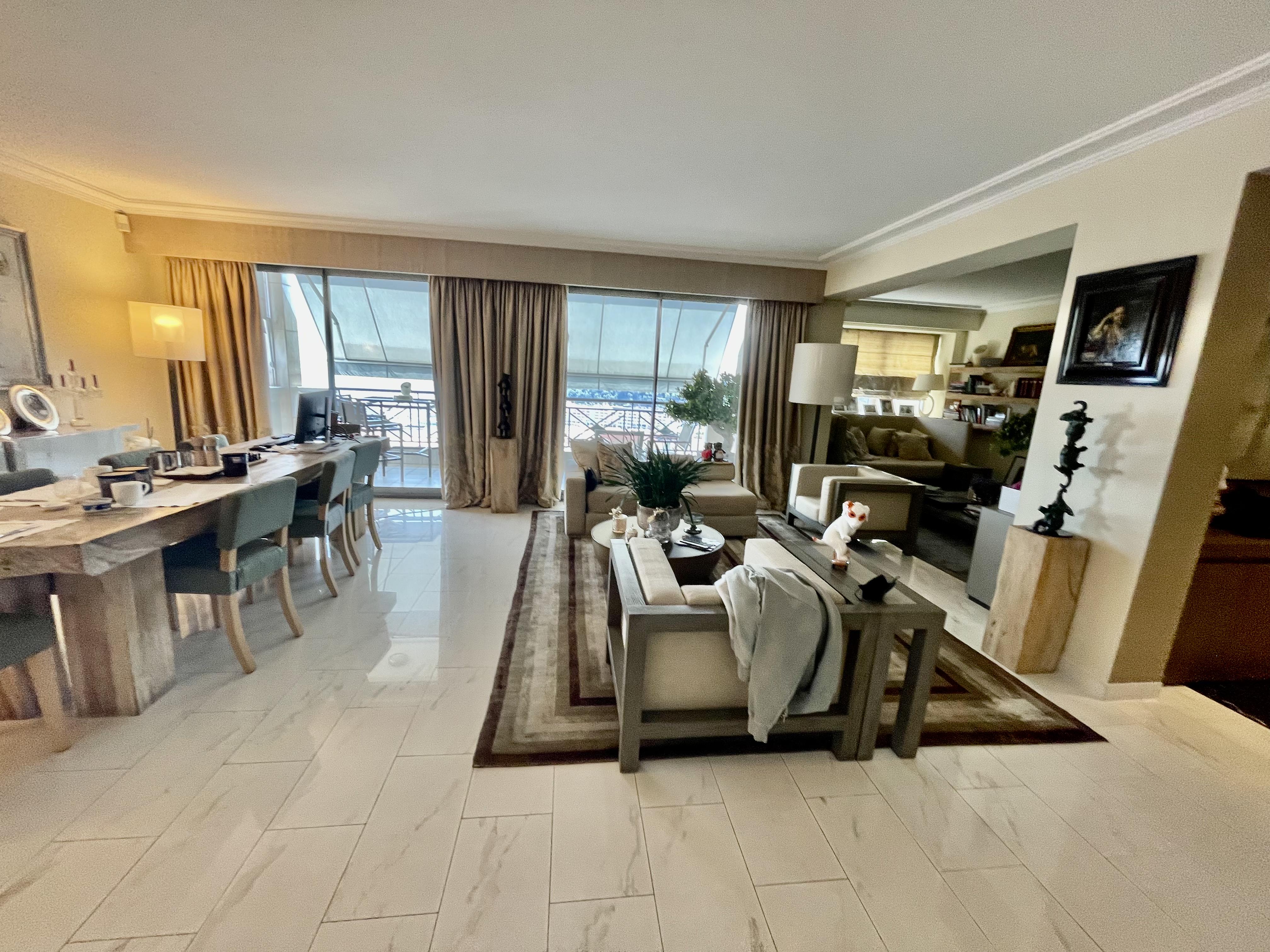 Magnifique Triplex Penthouse avec vue sur le port Hercule