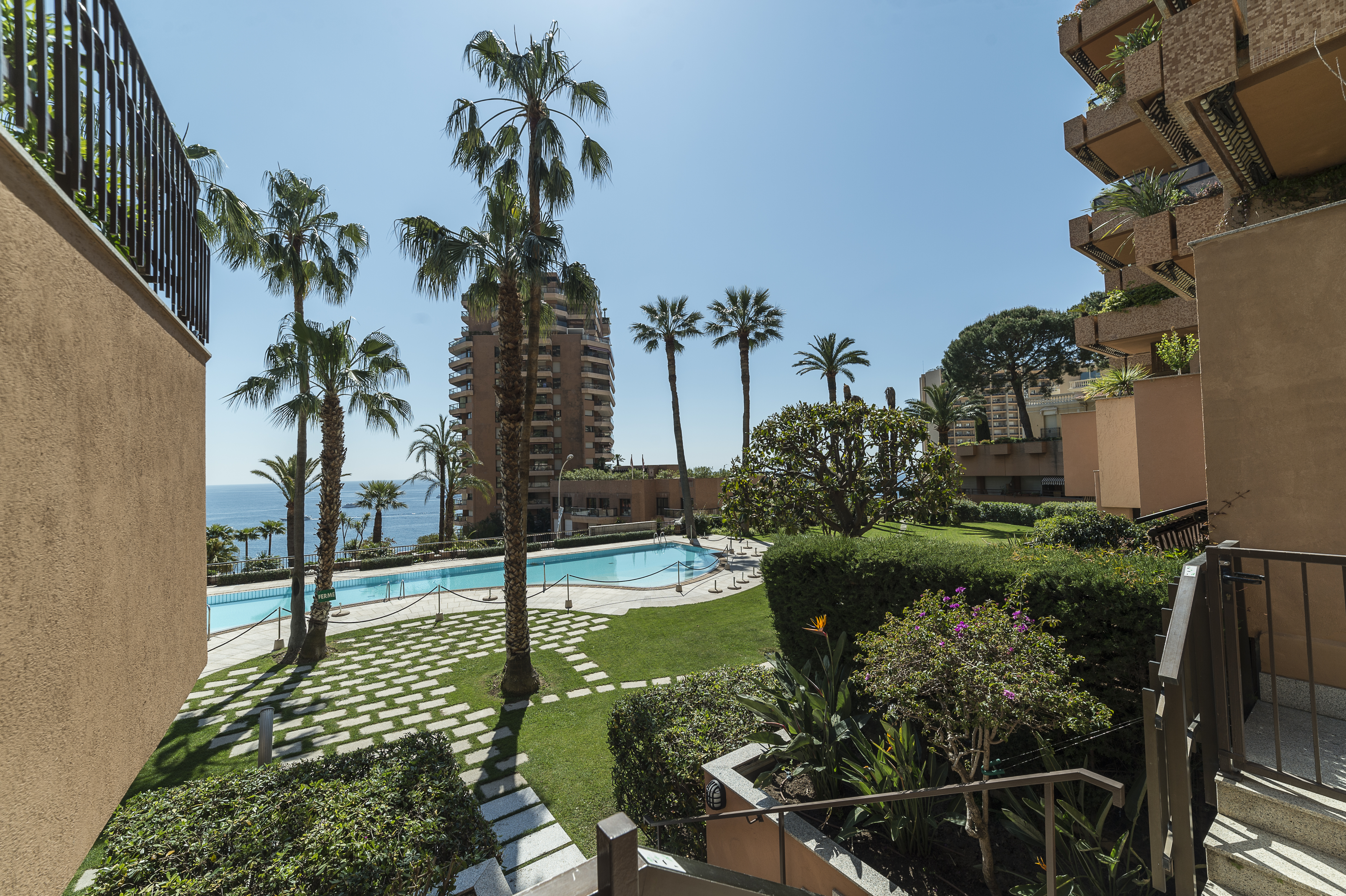Parc Saint Roman – Duplex en dernier étage, trois chambres et vue mer