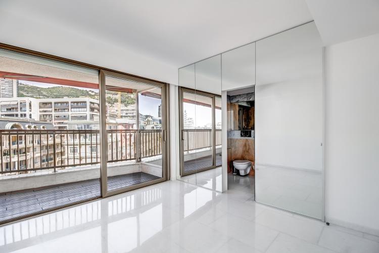 MIRABEAU : Rare appartement de 3 chambres à coucher et belle vue panoramique