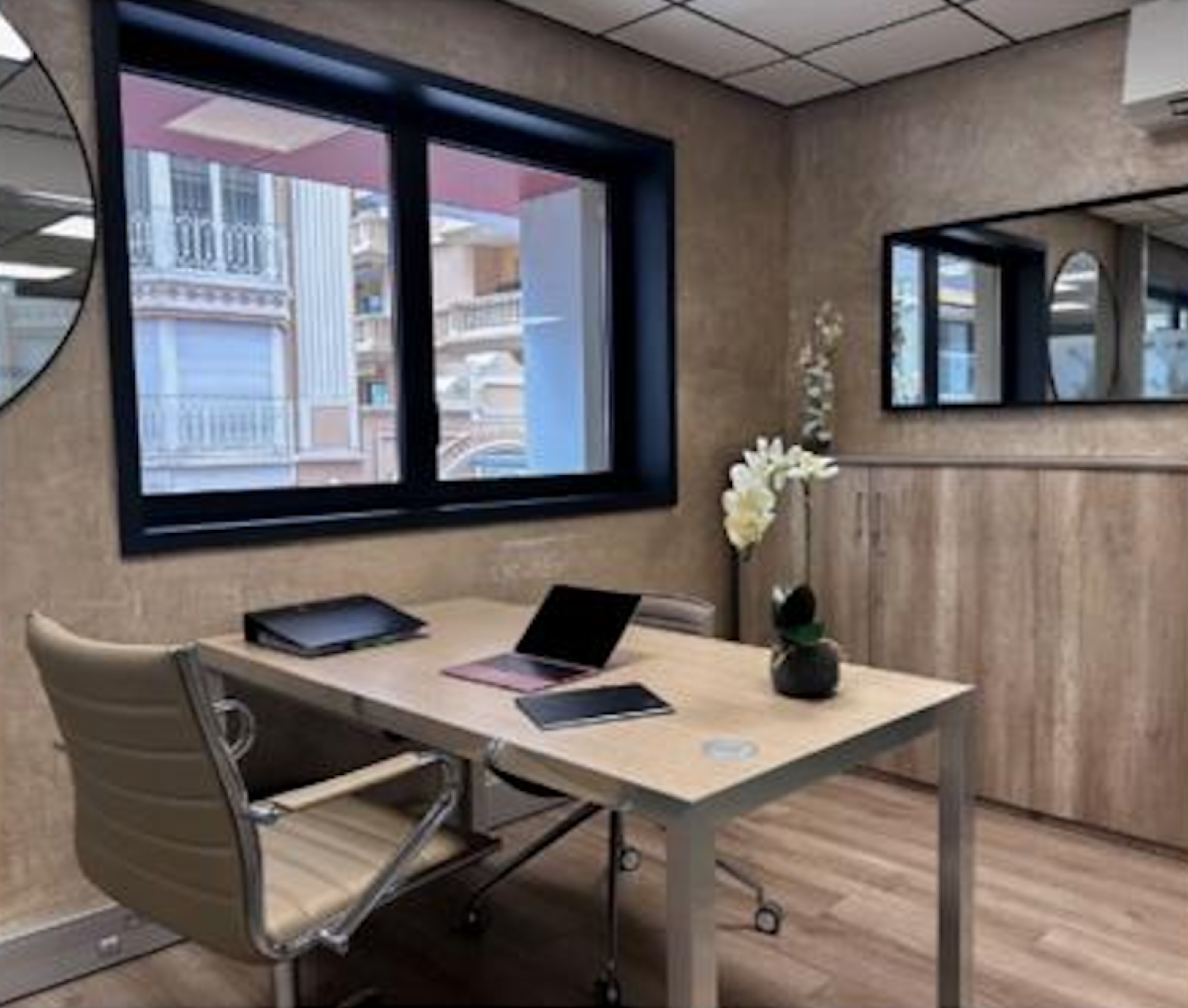 SAINT ROMAN : bureau de 9 m2 à louer