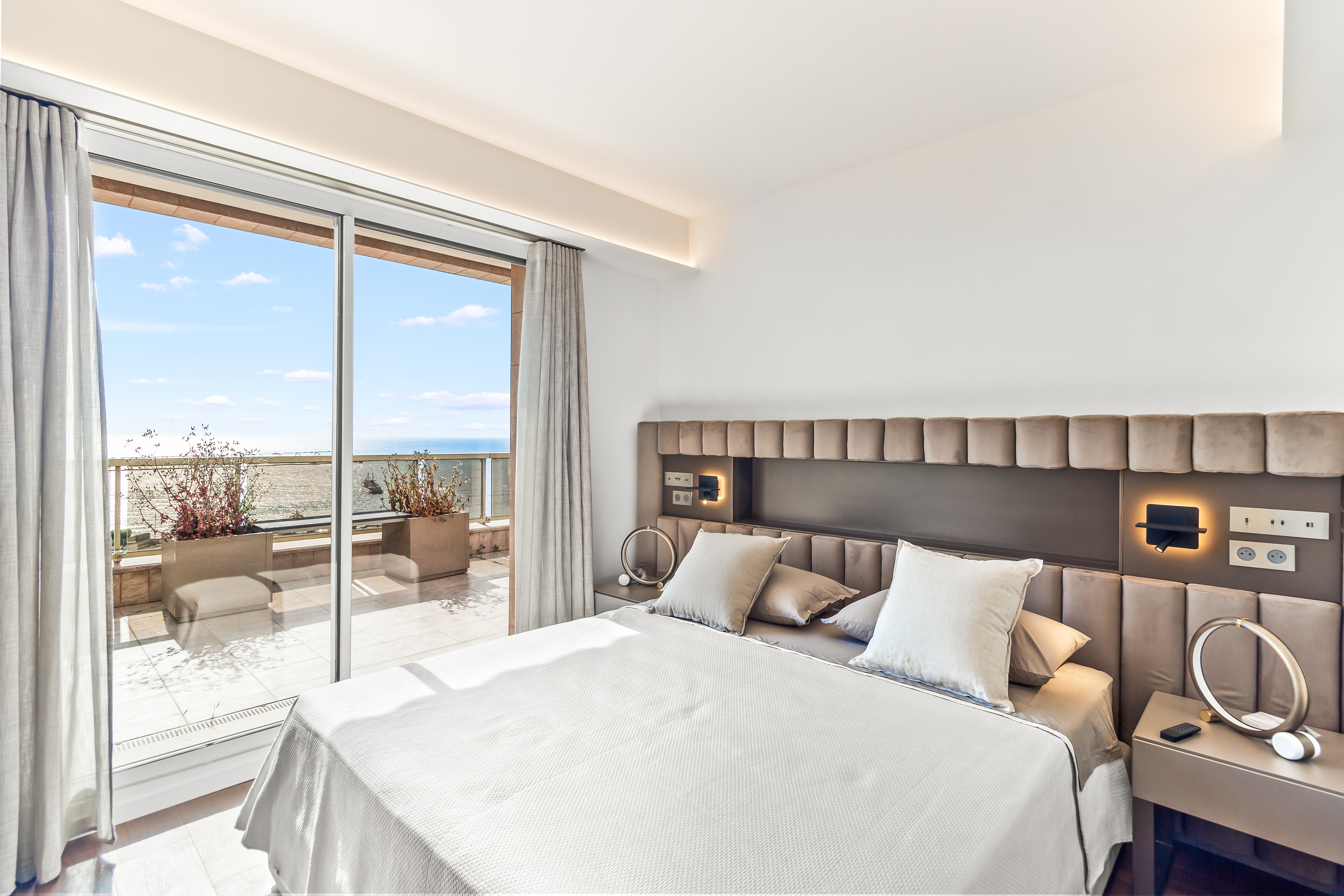 Magnifique penthouse face à la mer