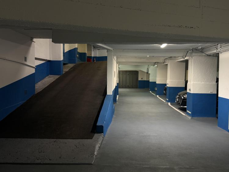 RARE ERMANNO PALACE : GRAND DOUBLE BOX  AVEC BEL ESPACE DE STOCKAGE ATTENANT !