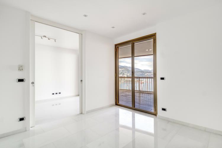 MIRABEAU : Rare appartement de 3 chambres à coucher et belle vue panoramique
