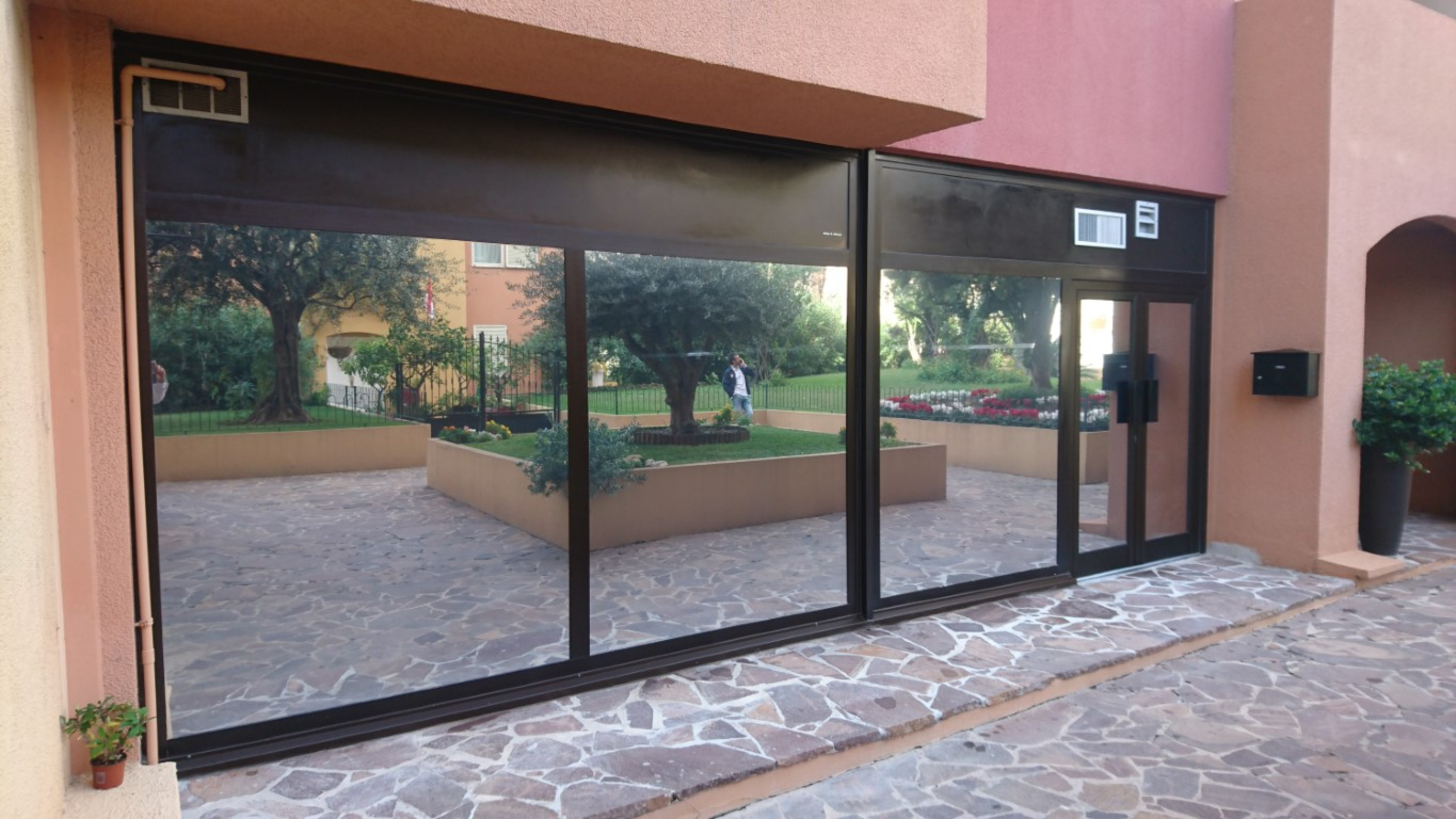 qDh9D_vitrine-moyen--1728663554.jpg