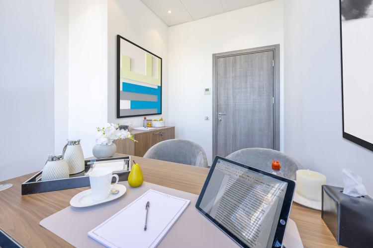 JARDIN EXOTIQUE: bureau de 14m2 en location