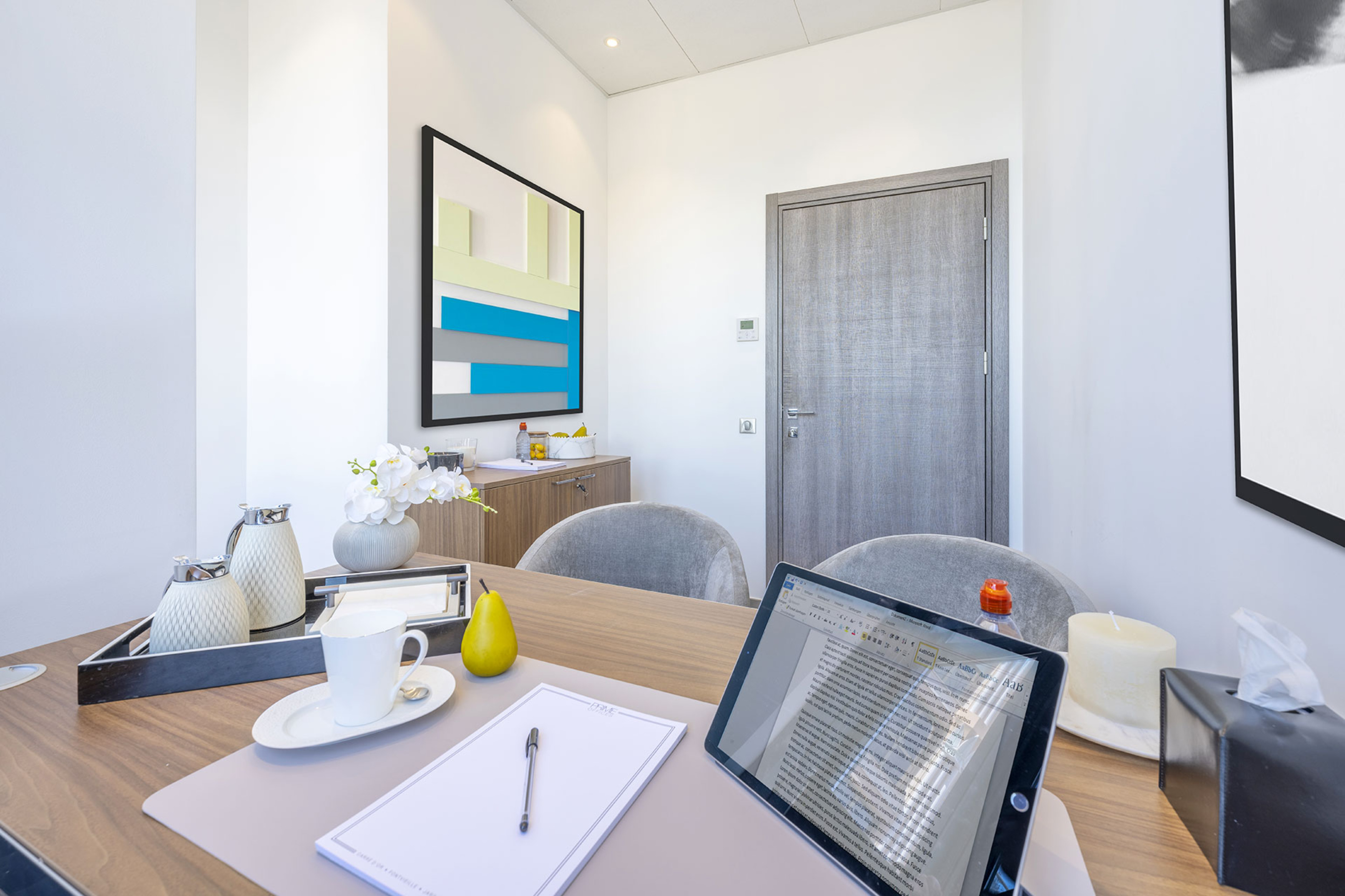 JARDIN EXOTIQUE: bureau de 14m2 en location