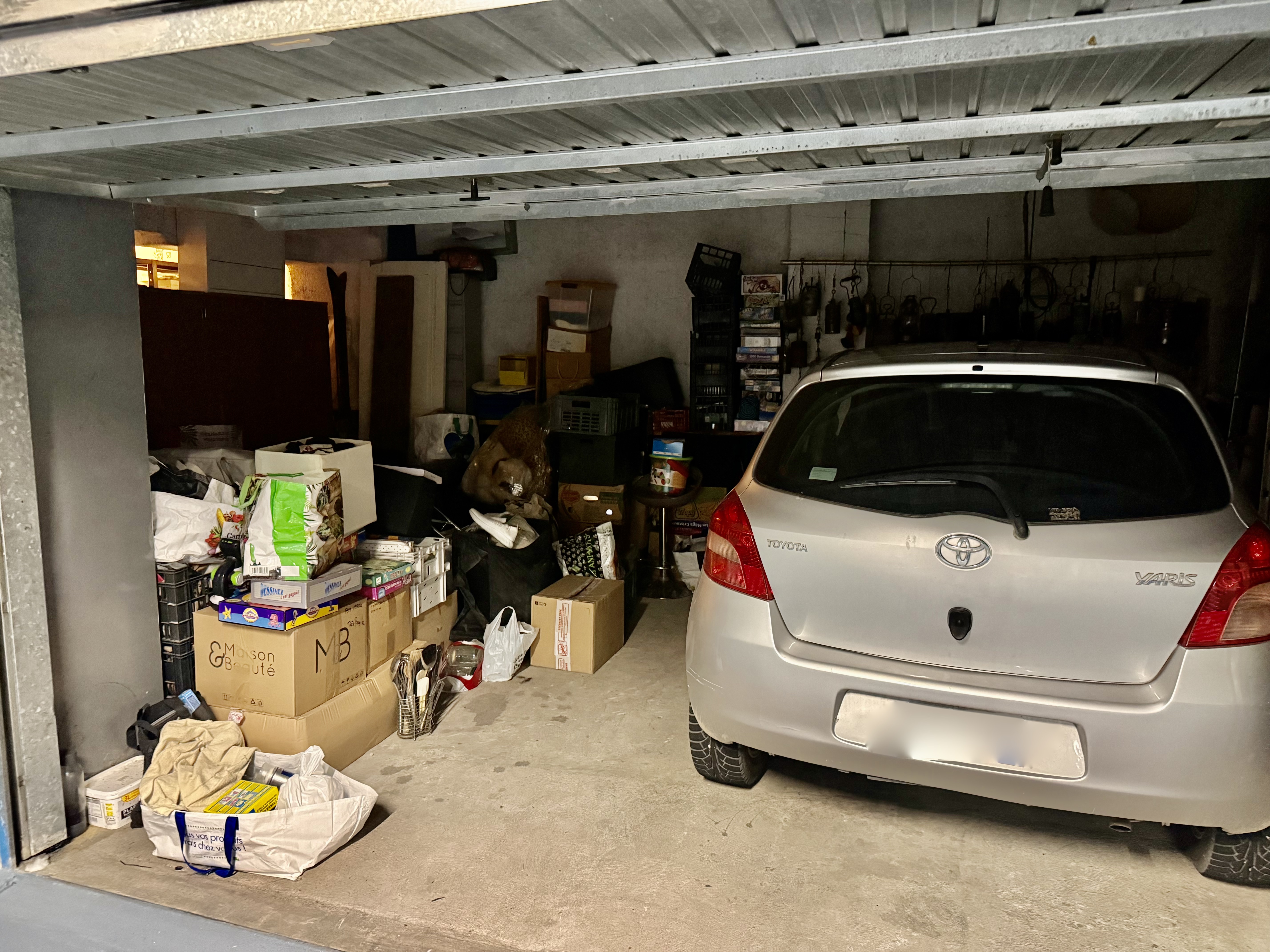 RARE ERMANNO PALACE : GRAND DOUBLE BOX  AVEC BEL ESPACE DE STOCKAGE ATTENANT !