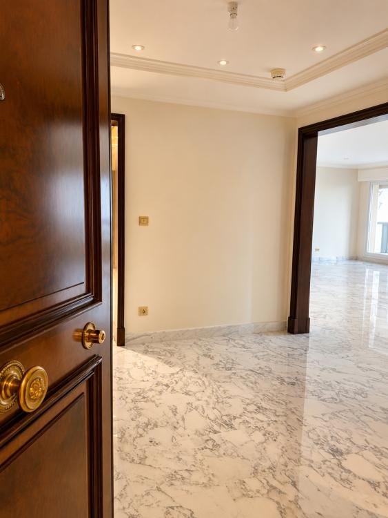 Résidence du Métropole – Élégant appartement de prestige de 4 chambres au cœur du Carré d’Or