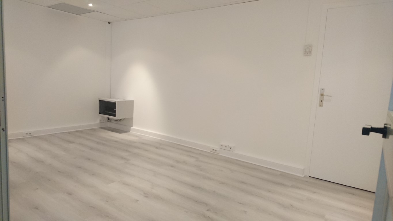 Bureau rénové en plein coeur de Fontvieille