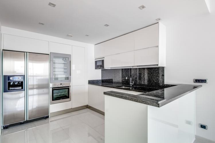 MIRABEAU : Rare appartement de 3 chambres à coucher et belle vue panoramique