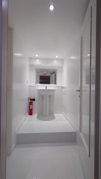 vxlRU_sas-toilettes-lave-mains-1724429585.jpg
