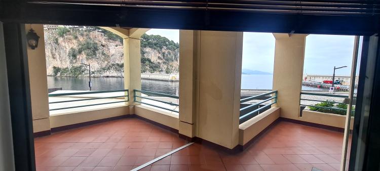PORT DE FONTVIEILLE - VITRINE BUREAUX OPENSPACE - GRAND LARGE